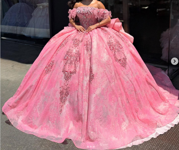 Gorgeous Off-the-shoulder Ball Gown Tulle Long Prom Dresses Beaded Pink Sweet 16 Dress Applique Quinceanera Dresses ED04712