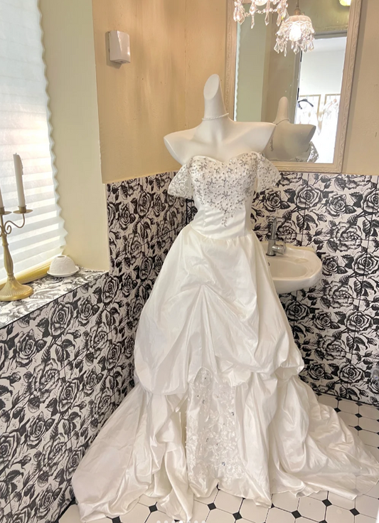 Gorgeous Off-the-shoulder Ball Gown Taffeta Long Wedding Dresses Beaded White Bridal Gowns ED04719