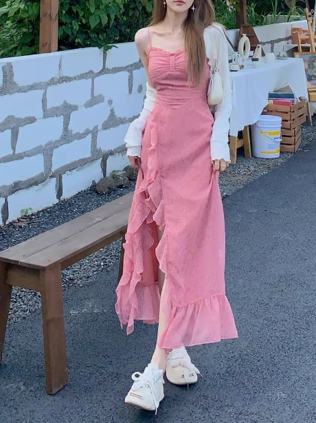 Maxikleid mit Rüschen und Schlitz im French-Rosen-Print, Strumpfhalter ED0471