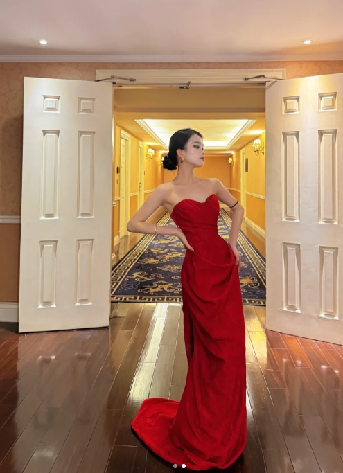 Elegant Sweetheart Neck Sheath Long Prom Dresses Satin New Year's Eve Dress Red Formal Dresses ED04749