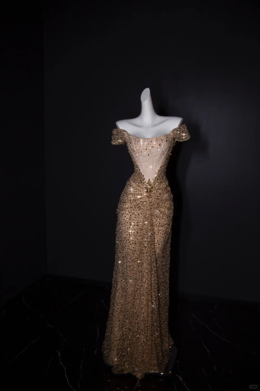 Wunderschönes dunkelolivgrünes herzförmiger Ausschnitt A-Linie Satin Tüll Kurzes Ballkleid Homecoming-Kleid ED02575