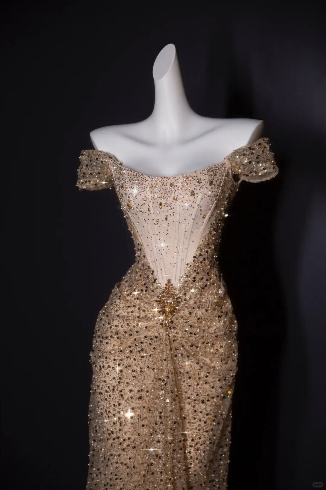 Wunderschönes dunkelolivgrünes herzförmiger Ausschnitt A-Linie Satin Tüll Kurzes Ballkleid Homecoming-Kleid ED02575
