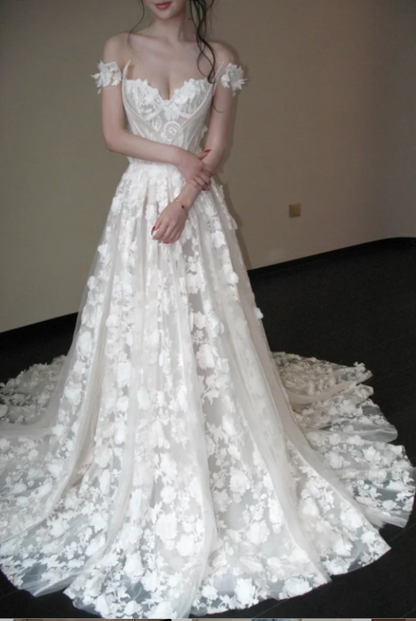 Gorgeous Off-the-shoulder A-Line Long Wedding Dresses Tulle Applique Sleeveless Bridal Gowns Ivory Bridal Dresses ED04811