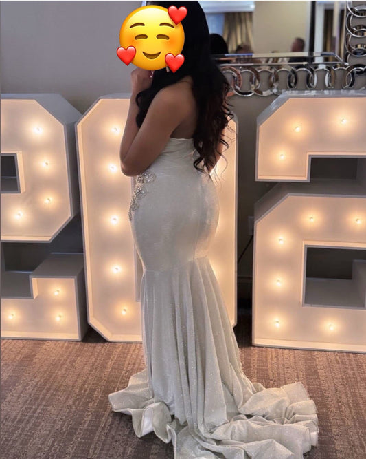 Wunderschönes dunkelolivgrünes herzförmiger Ausschnitt A-Linie Satin Tüll Kurzes Ballkleid Homecoming-Kleid ED02575