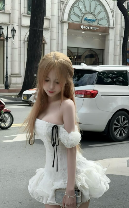 Cute Off-the-shoulder Ball Gown Tulle Short Birthday Dresses White Party Dresses ED04924