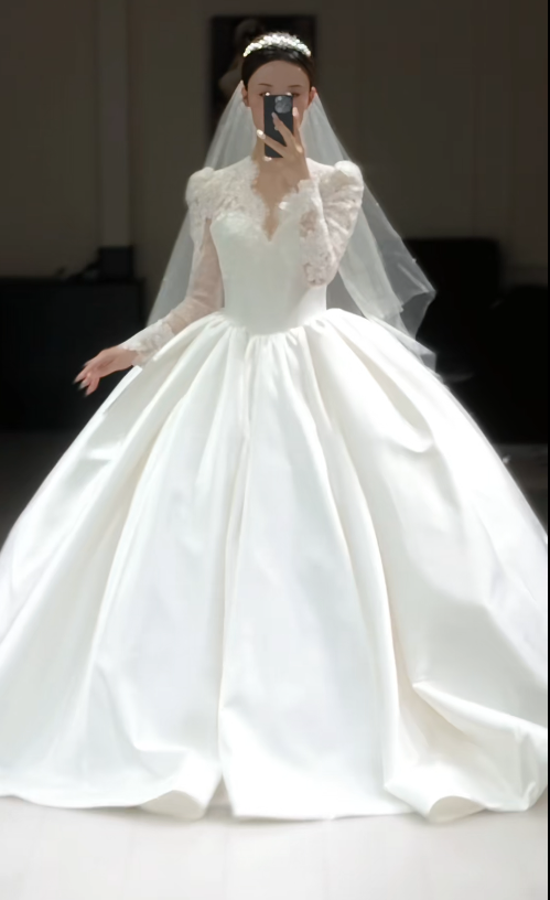 Simple V-neck Ball Gown Long Wedding Dresses Satin White Bridal Gowns Long Sleeve Bridal Dresses ED04969