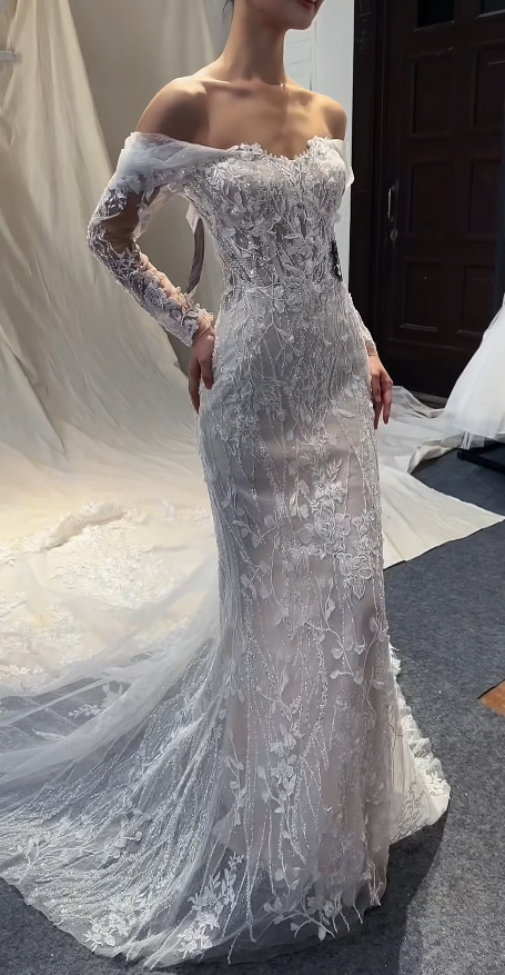 Simple Off-the-shoulder Sheath Trail Wedding Dresses Applique Tulle White Bridal Gowns Sleeveless Bridal Dresses ED04970