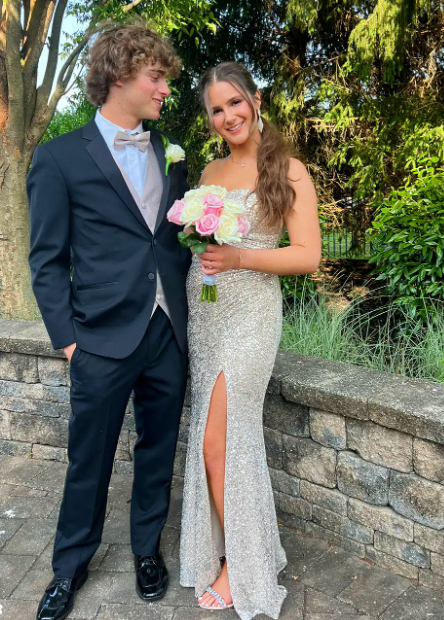 Gorgeous Sweetheart Neck Sheath Long Prom Dresses Sequin Champagne Evening Dresses with Slit ED04976