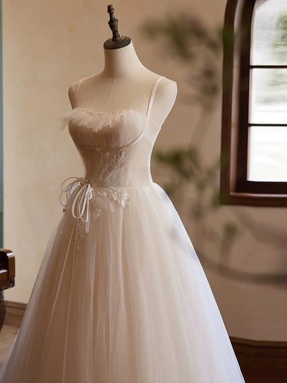 Robe de bal longue coupe trapèze en tulle et dentelle champagne, décolleté en cœur, ED050