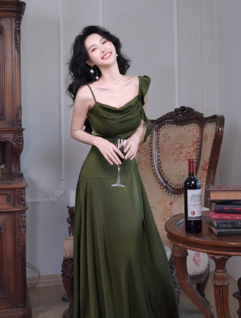 Chic Spaghetti Strap Sheath Green Long Prom Dresses with Slits Satin Green Birthday Dresses ED05043