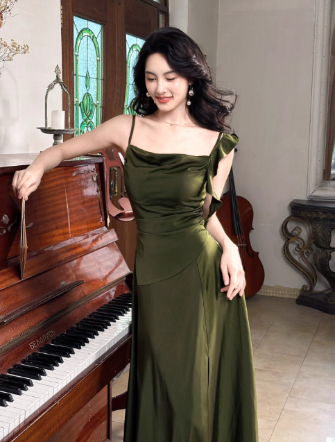 Chic Spaghetti Strap Sheath Green Long Prom Dresses with Slits Satin Green Birthday Dresses ED05043