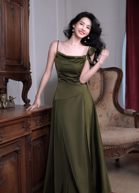 Chic Spaghetti Strap Sheath Green Long Prom Dresses with Slits Satin Green Birthday Dresses ED05043