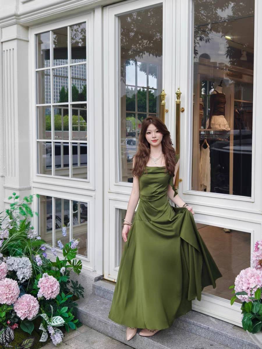 Chic Spaghetti Strap Sheath Green Long Prom Dresses with Slits Satin Green Birthday Dresses ED05043