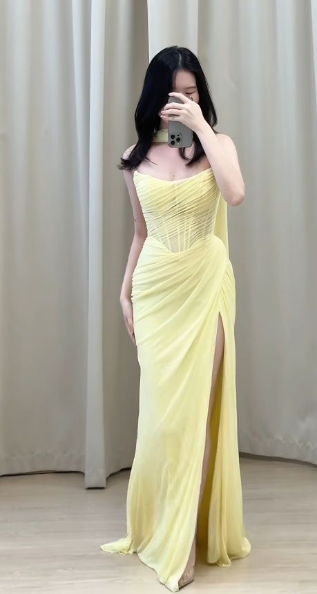 Chic Strapless Sheath Yellow Long Prom Dresses Sleeveless Chiffon Yellow Bridesmaid Dresses ED05051