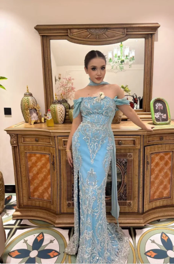 Chic Off-the-shoulder Sheath Blue Long Prom Dresses Applique Tulle Blue Wedding Guest Dresses  ED05052