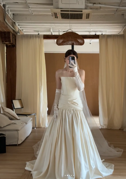 Modest Strapless A-Line Long Wedding Dresses White Bridal Gowns Satin Sleeveless Bridal Dresses ED05066