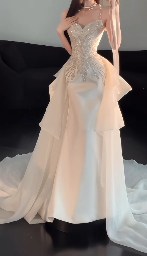 Timeless Sweetheart Heart Sheath White Long Wedding Dresses Satin Rhinestone White Bridal Gowns Sleeveless Bridal Dresses ED05201