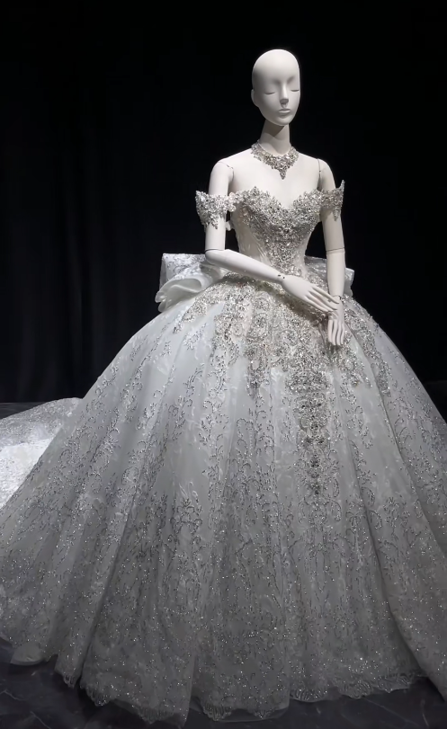 Timeless Off-shoulder Ball Gown White Long Wedding Dresses Tulle Beaded White Bridal Gowns Sleeveless Bridal Dresses ED05204