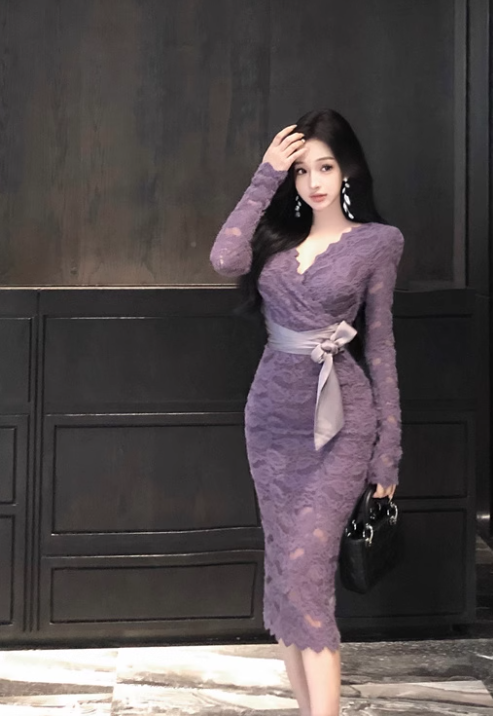 Lila V-Ausschnitt Spitze hohe Taille Langarmkleid ED0522