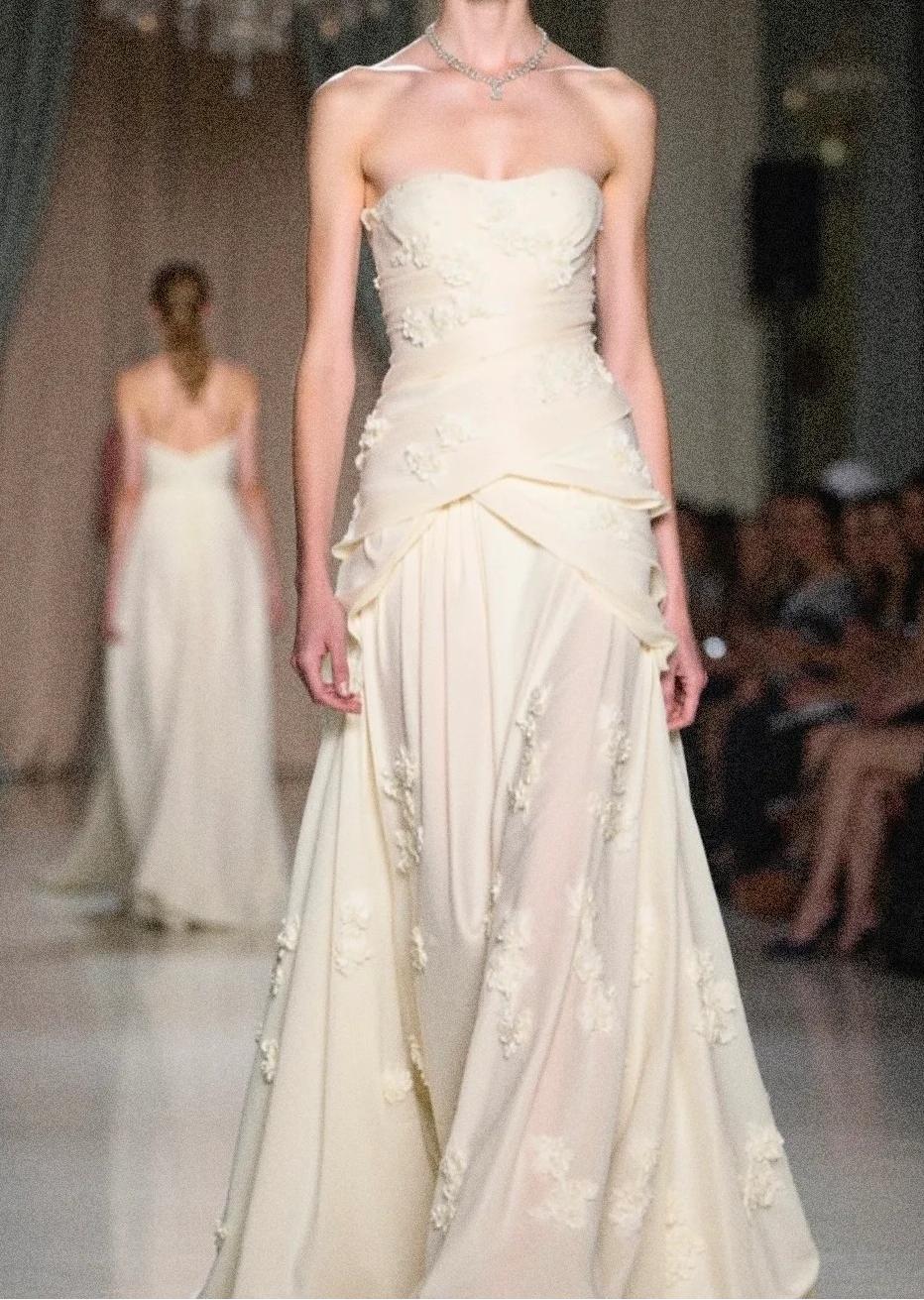 Chic Sheath Off-White Long Prom Dresses Strapless Chiffon Sleevelesss Formal Dresses ED05288