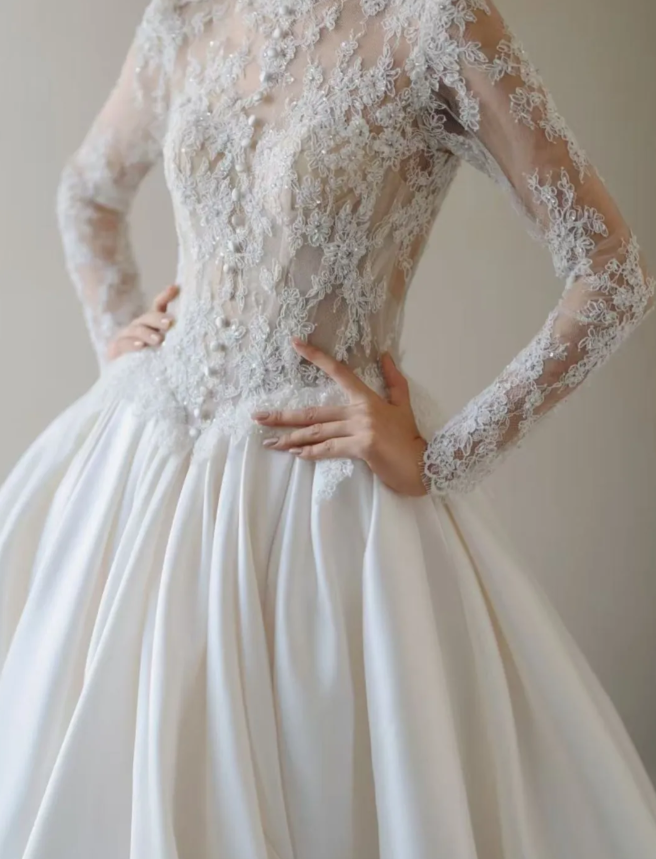 Timeless Ball Gown Long Wedding Dresses, Satin Lace Appliques White Bridal Gowns,Long-Sleeved Bridal Dresses ED05297