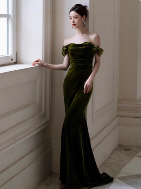 Elegant Sheath Prom Dress Off-shoulder Velvet Formal Dresses Green Long Evening Dresses  ED05395