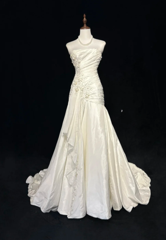 Vintage Sheath Long Wedding Dresses Strapless Satin White Bridal Gowns Sleeveless Bridal Dresses ED05435