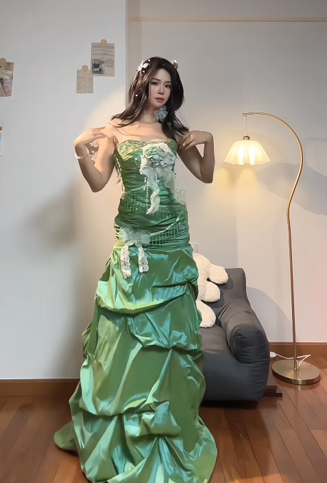 Cute Strapless Sheath Long Prom Dresses Satin Green Quinceanera Dresses Sleeveless Sweet 16 Dress ED05455