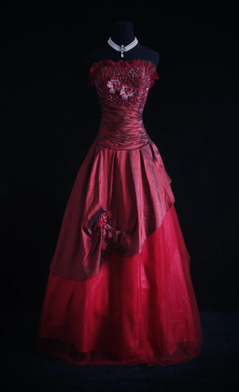 Vintage A-Line Long Prom Dresses Strapless Tulle Burgundy Birthday Dresses Beaded Sleeveless Evening Dresses ED05457