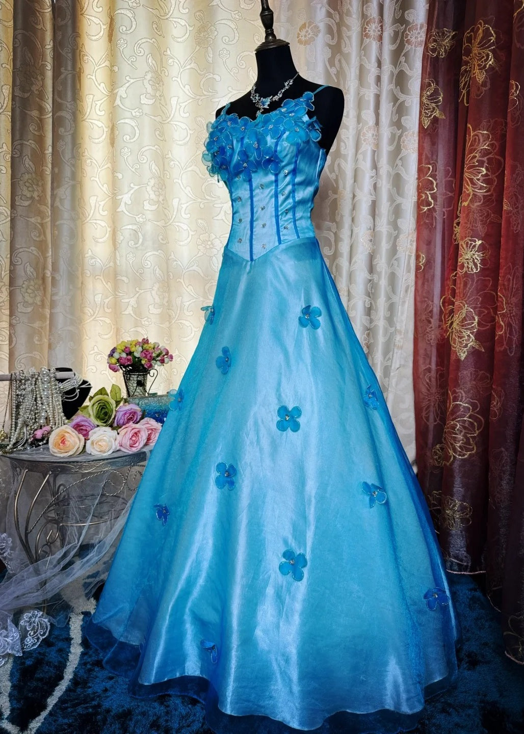 Chic A-Line Long Prom Dresses V-Neck Tulle Blue Birthday Dresses Appliques Sleeveless Evening Dresses ED05456