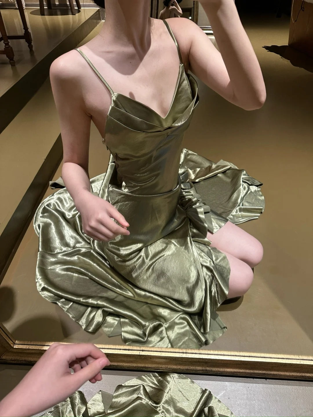 Sexy A-Line Green Long Prom Dresses Satin Spaghetti Straps Evening Dresses Sleeveless Green Party Dresses ED05487