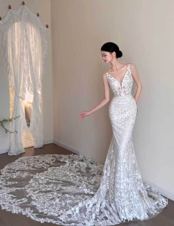 Timeless V-Neck Mermaid Long Wedding Dresses Tulle Appliques White Bridal Gowns Sleeveless Bridal Dresses ED05495
