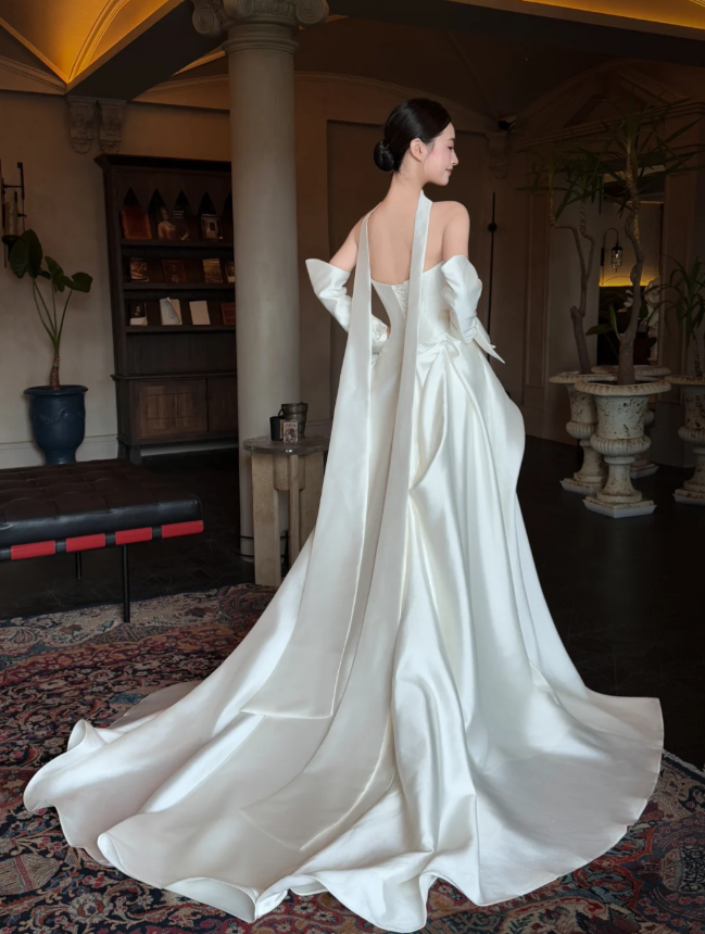 Timeless Strapless A-Line Long Wedding Dresses Satin White Bridal Gowns Sleeveless Bridal Dresses ED05496