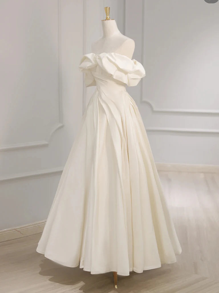 Robe de bal longue en satin beige à épaules dénudées, robe de soirée longue beige ED055