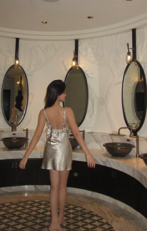 Sexy Sheath Short Prom Dresses Satin Backless Party Dresses Straps Champagne Birthday Dresses ED05503