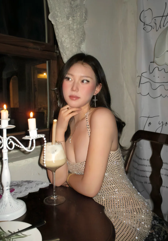 Sexy Sheath Short Prom Dresses Tulle Rhinstones Sleeveless Formal Dresses Halter Champagne Birthday Dresses ED05508