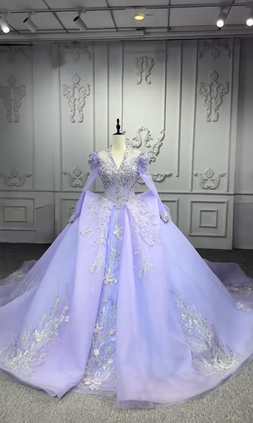 Gorgeous V-neck Ball Gown Purple Long Prom Dresses Beaded Tulle Sweet 16 Dresses Purple Quinceanera Dresses ED05514