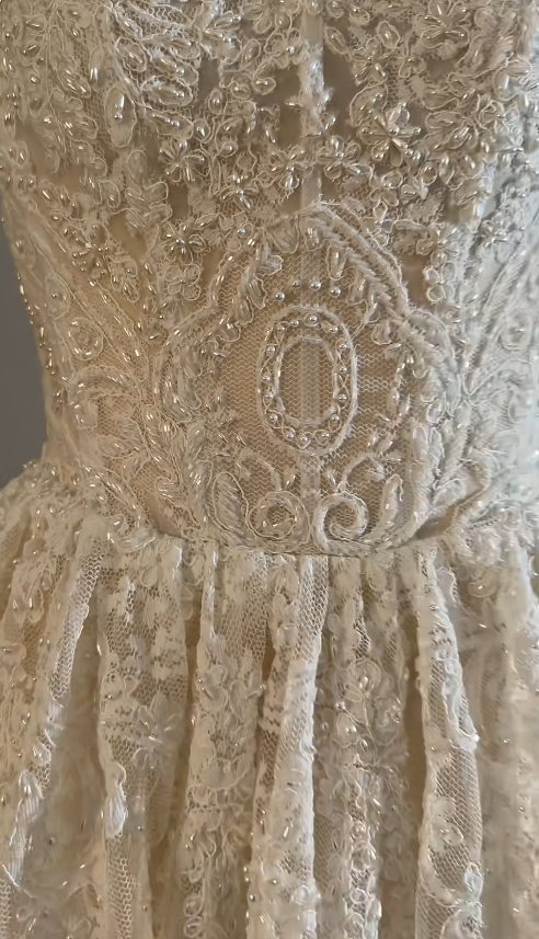 Vintage A-Line Long Wedding Dresses Sweetheart Lace Beaded Bridal Gowns Applique Bridal Dresses ED05519