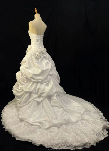 Retro Strapless A-Line Long Weddng Dresses Lace Appliuqes White Bridal Gowns Satin Sleeveless Bridal Dresses ED05566