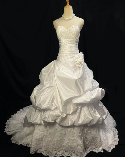 Retro Strapless A-Line Long Weddng Dresses Lace Appliuqes White Bridal Gowns Satin Sleeveless Bridal Dresses ED05566