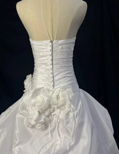 Retro Strapless A-Line Long Weddng Dresses Lace Appliuqes White Bridal Gowns Satin Sleeveless Bridal Dresses ED05566
