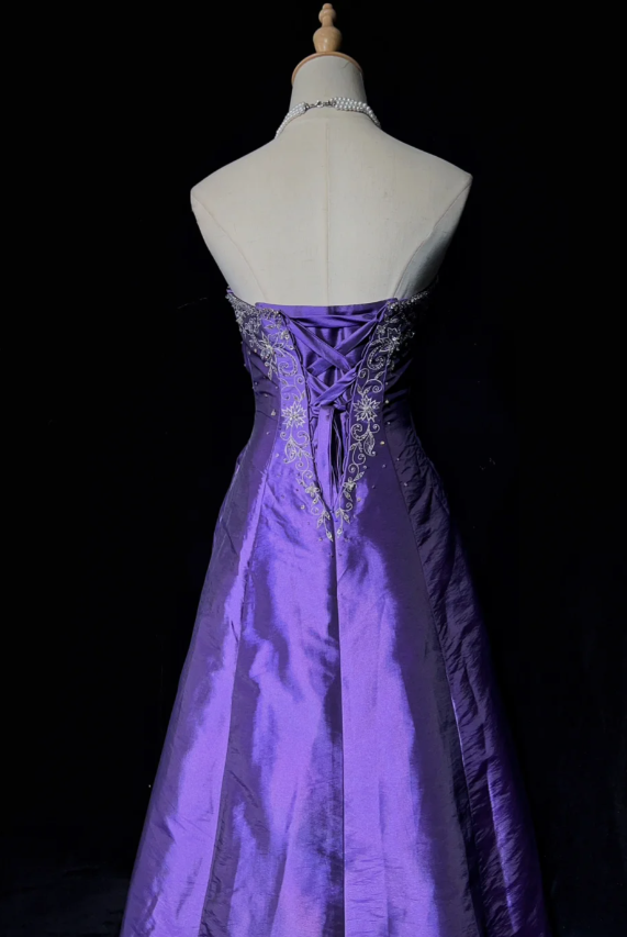 Chic  Strapless Sheath Long  Prom Dresses Applique Satin Purple Evening Gowns Sleeveless Formal Dresses ED05578