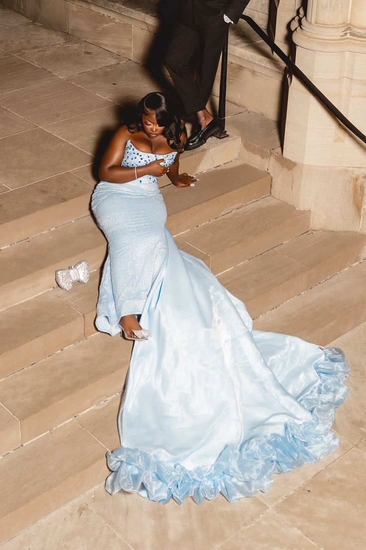 Chic Strapless Sheath Long  Prom Dresses Tulle Blue Evening Gowns Sleeveless Formal Dresses ED05583