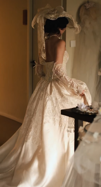 Vintage Sweetheart A-Line Long Wedding Dresses Satin Applique Light Champagne Bridal Dresses Sleeveless Gowns  ED05587