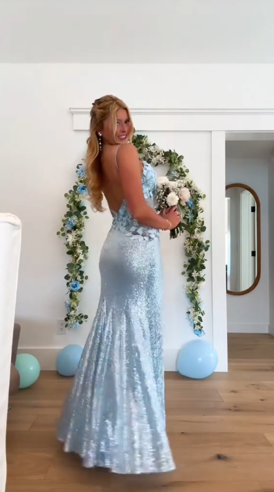 Sexy Spaghetti Straps Sheath Long Prom Dresses Applique Sequins Blue Evening Dresses Sleeveless Blue Birthday Dresses ED05635