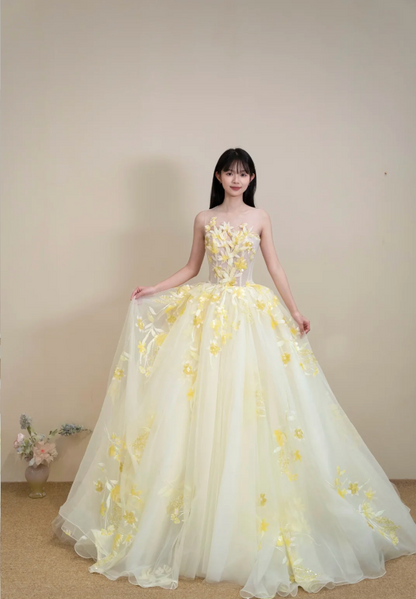 Chic Strapless A-line Long Prom Dresses Tulle Pastel Yellow Evening Dresses  Sleeveless Pastel Yellow Birthday Dresses ED05647