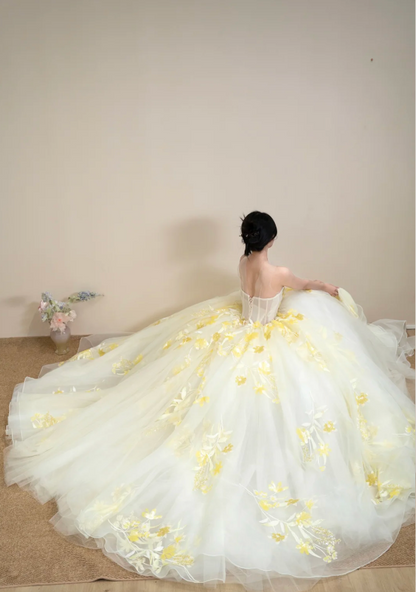 Chic Strapless A-line Long Prom Dresses Tulle Pastel Yellow Evening Dresses  Sleeveless Pastel Yellow Birthday Dresses ED05647