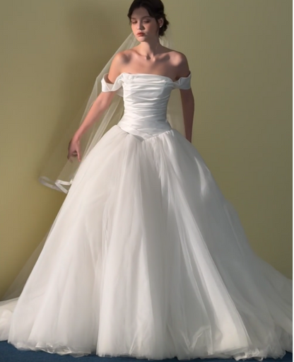 Simple Off-shoulder A-Line Long Wedding Dresses Tulle White Bridal Gowns Sleeveless Bridal Dresses ED05672