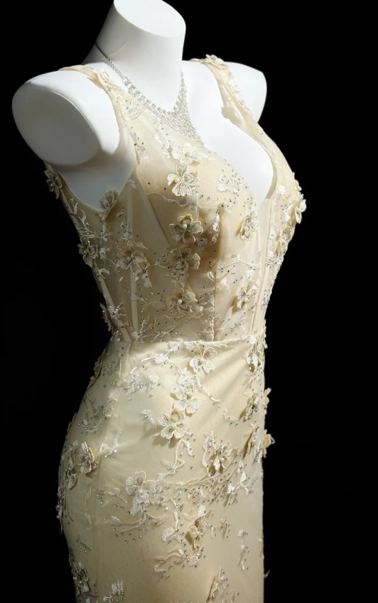 Vintage  V-neck Sheath Long Prom Dresses Tulle Appliques Apricot Evening Gowns Sleeveless Party Dresses ED05674