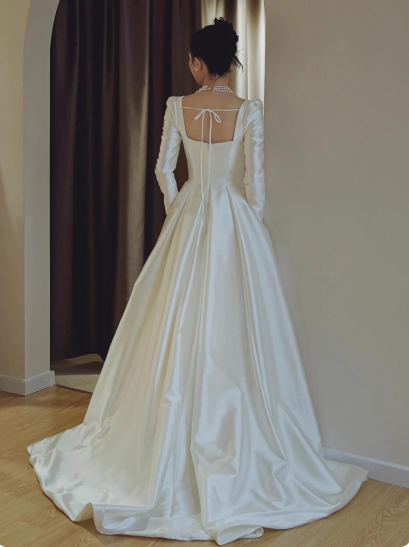 Simple Square Neck A-Line Long Wedding Dresses Satin White Bridal Gowns Long Sleeves Bridal Dresses ED05677